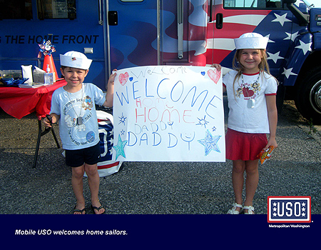 Little USO Soldiers Welcome Home Daddy