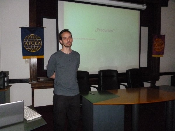 Fernando Monticeli, Ph.d., a member of the experimental group studying particles at the University of La Plata, gives a lecture during the chapter's November conference.