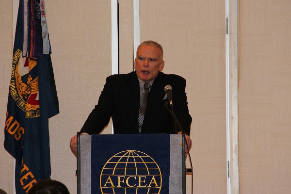 Lt. Col. James G. Zumwalt, USMC (Ret.), addresses the January luncheon.