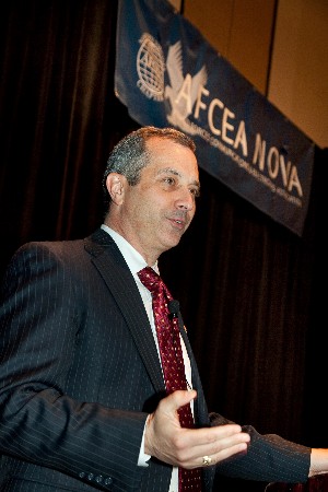 Henry Sienkiewicz, chief information officer for the Defense Information Systems Agency, speaks to attendees in August.