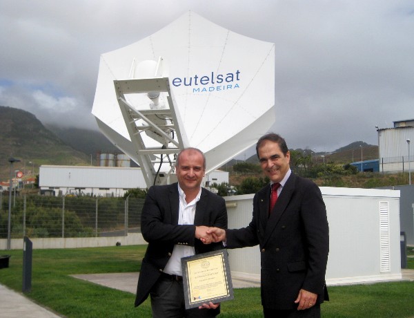 In May, Maj. Gen. Miguel Rosas Leitão, PRT A (Ret.) (r), chapter vice president, presents Roberto Almeida Santos, director of Eutelsat Madeira, with a corporate membership certificate recognizing Eutelsat Centre of Telemetry, Command and Ranging of Satellites, located in Madeira Island, as a member of AFCEA.