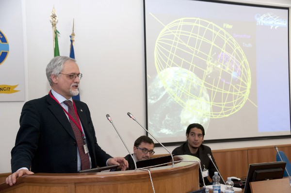 Filippo Gemma, event chairman and general manager of GM Spazio, gives an introductory presentation at the chapter's January event.