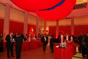 DoD and industry executives meet during a VIP reception prior to the start of the 2006 Winter Gala.