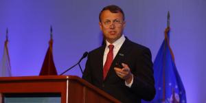 Maj. Gen. Earl Matthews, USAF, (Ret.), former director of cyberspace operations and chief information security officer for the Air Force, delivers the luncheon keynote during MILCOM 2016. Photo by Mike Carpenter
