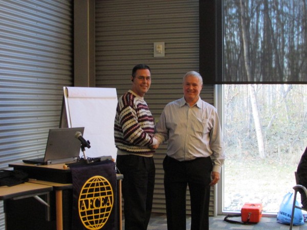 Chapter President David Elder (l) thanks Janda for presenting at the November luncheon.