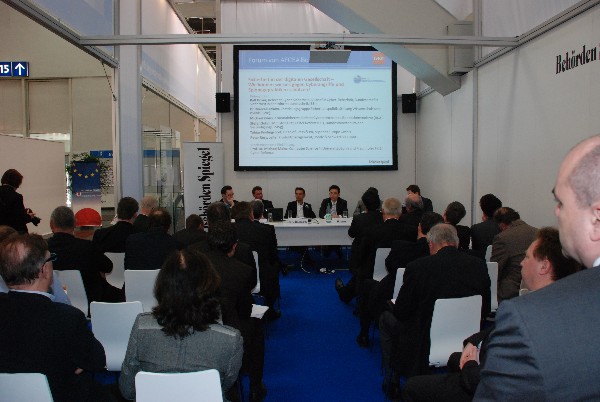 In March, a cybersecurity forum at CeBIT 2014 offered by the chapter and Behoerden Spiegel draws a crowd.