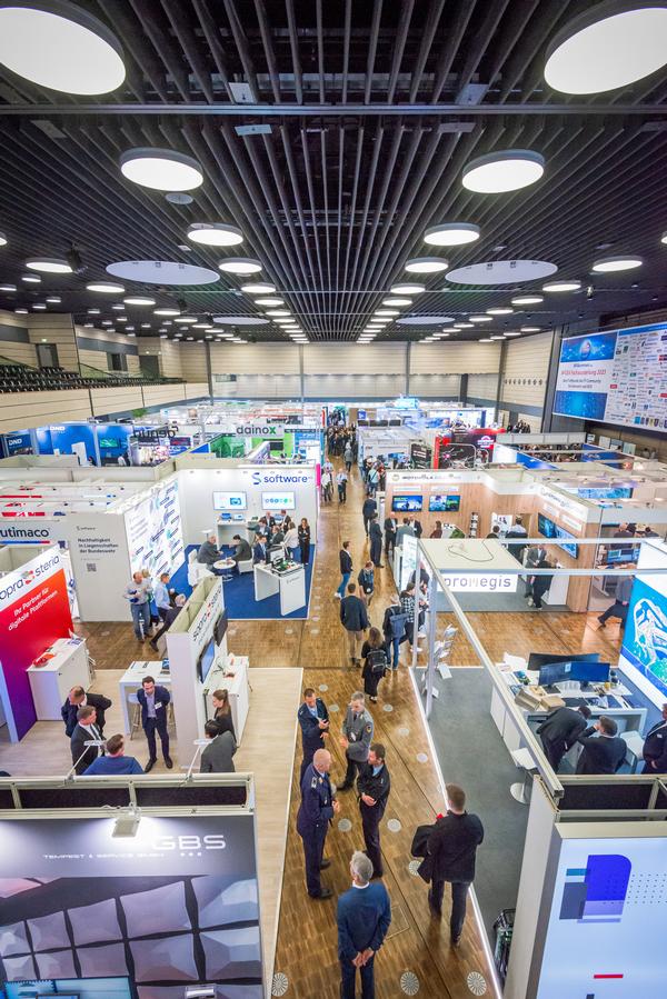 The May exhibition was the largest chapter exposition ever, with 250 exhibitors. 