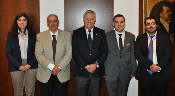 In June, Rear Adm. Carlos Rodolfo (c), PRT N (Ret.), regional vice president, Atlantic Region, welcomes new Covilha Student Chapter board members (l-r) Laura Sofia Nobre Martins, chapter secretary; professor Jorge Reis Silva, faculty adviser; Luís Trindade, chapter president; and Tiago Rosa, chapter vice president.
