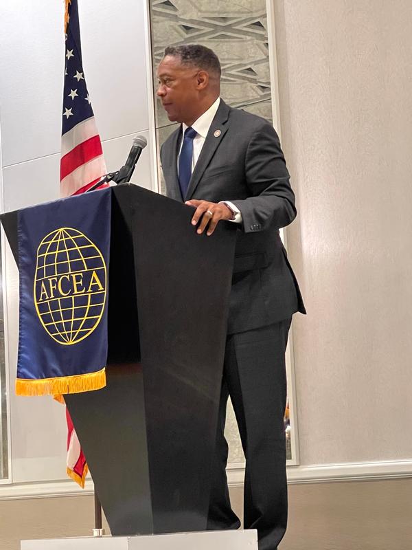 Maj. Gen. Craig Crenshaw, USMC (Ret), secretary of Veterans and Defense Affairs for the Commonwealth of Virginia, speaks to the August luncheon crowd.