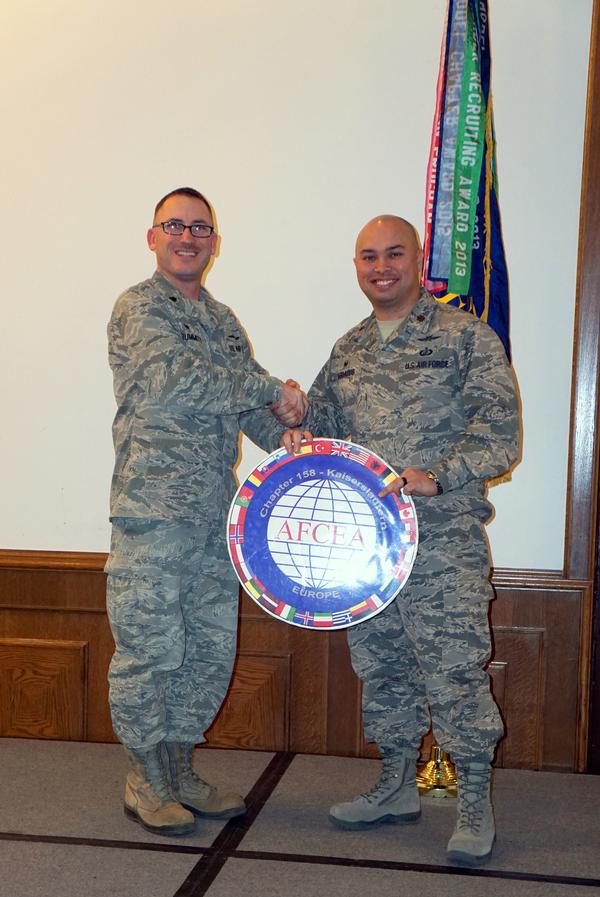 Col. Brummitt (l) thanks Maj. Maguadog for his presentation at the March luncheon.