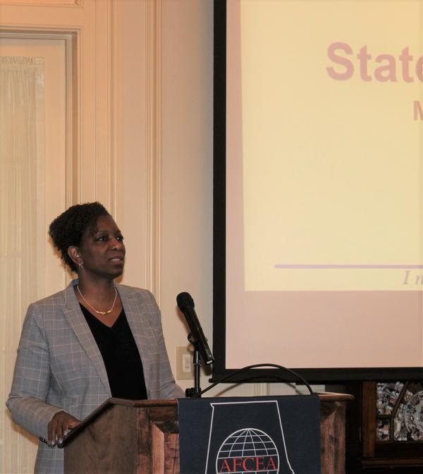 Kyna McCall, chapter president, Array Information Technologies, introduces the guest speaker for the March event.