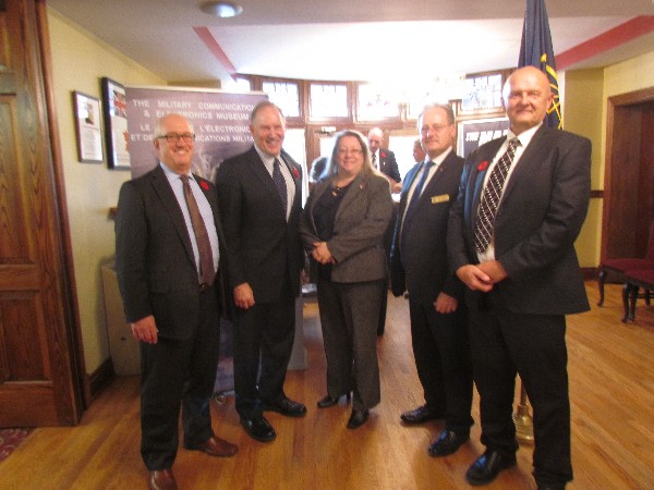 Attending the November luncheon on veterans wellness are sponsors from SOMOS with guest speaker Gen. Walt Natyncyk, CMM, MSCS, CD (Ret.) (2nd from l), Chapter President Kelly Stewart-Belisle (c) and Dave Johnson (2nd from r), vice president of chapter programs. 
                                             