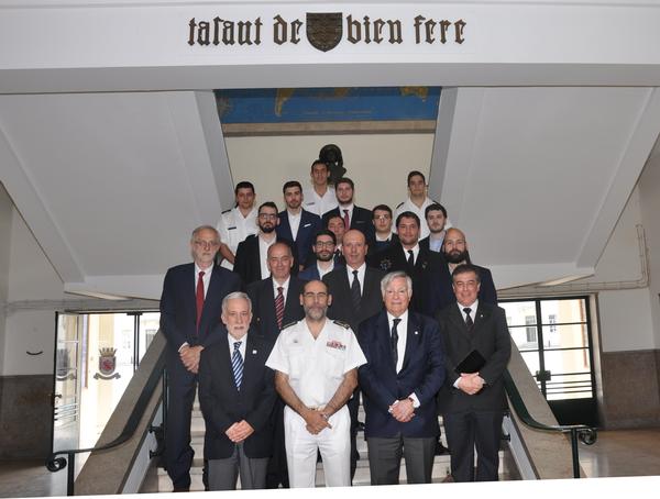Student club meeting participants gather in May for a group photo with Rear Adm. Simoes Marques, commander of the Portuguese Naval Academy (front, c), along with Rear Adm. Carlos Rodolfo, PRT N (Ret.), AFCEA regional vice president, Atlantic region (2nd from r), and Rear Adm. Mario Durao, PRT N (Ret.), chapter president (l).
