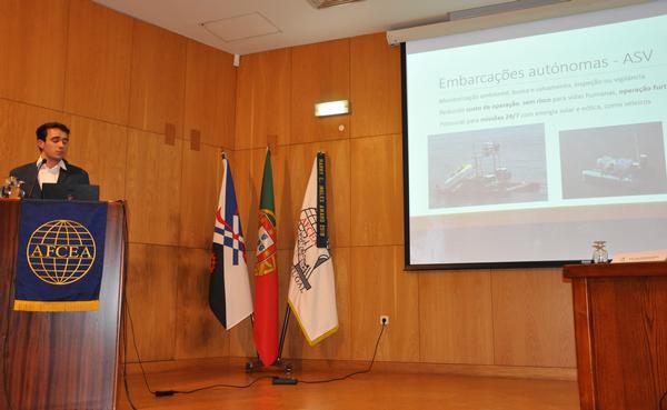 Pereira speaks about machine learning techniques on his project, Detection and Classification of Obstacles for Autonomous Vessels, during the student club presentation at the May meeting.