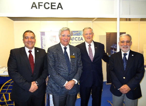 At NITEC 2015 in May, Lt. Gen. Robert M. Shea, USMC (Ret.), AFCEA president and CEO (2nd from r), and Rear Adm. Carlos Rodolfo, PRT NA (Ret.), regional vice president Atlantic Region (2nd from l), thank Rear Adm. Mario Durao, PRT NA (Ret.), chapter president (far right), and Lt. Col. José Gorgulho, PRT AF, chapter vice president, for the chapter's support.