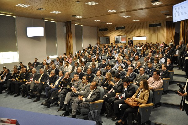 Members of the armed and security forces, government organizations, academia, research centers and industry participate in the May forum.