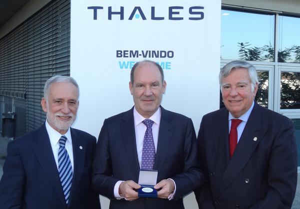 Joao Araujo, country director and CEO of Thales Portugal (c), receives the 2017 AFCEA Medal for Outstanding Services in December from Rear Adm. Carlos Rodolfo, PRT N (Ret.), regional vice president, Atlantic Region, and chapter chairman (r), and Rear Adm. Mario Durao, PRT N (Ret.), chapter president. 