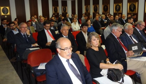 Attending the October seminar is a large crowd of chapter members and potential investors in cybersecurity research and development.