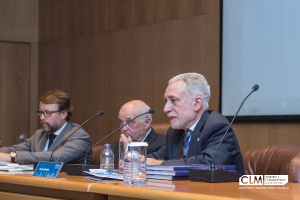 Guest speakers open the chapter's seminar “Cyber Resilience in Smart Cities” in April.