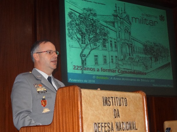 Keynote Speaker Col. Nuno Lemos Pires spoke of the soldier of the 21st century as the most important player in future conflicts at the February seminar. 