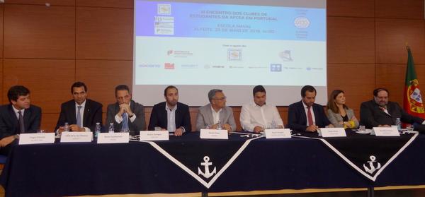 Fernando Carvalho Rodrigues, professor emeritus, Institute of Art, Design and Enterprise (IADE-U) (r) moderates the May industry panel that included (l-r) Tiago Correia of Altice Labs, Braz de Oliveira of Edisoft, Nuno Guilherme of Indra, Pedro Sinogas of Tekever, Paulo Pinto of Axians, Nuno Vinagre of CRITICAL Software, Pedro Alves of Vision-Box and Ana Rita Pereira of Microsoft.