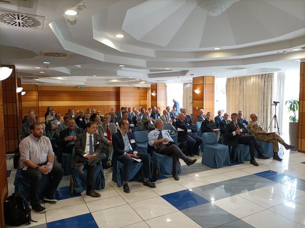 In October, the chapter co-hosts an event with Vates Italia to discuss private cloud and open-source virtualization.  