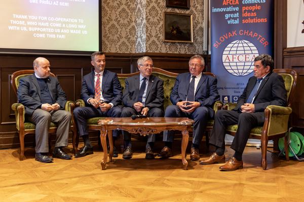 In May, (l-r) Jirasek, Col. Brvnišťan, Gen. Treche, Col.  Ladislav Kollarik (Ret.), and Vladimir Ondrovic share memories on how the chapter was born.