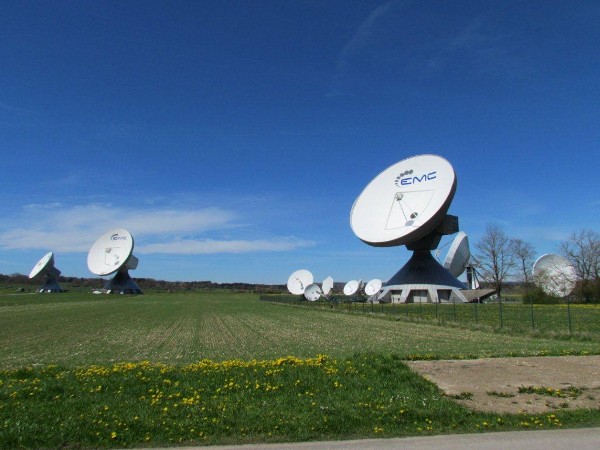 The chapter took a ride in April to visit the Raisting Satellite Earth Station complex and Telehouse.