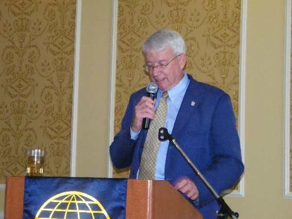 Lt. Gen. Bill Donahue, USAF (Ret.), delivers a compelling speech on the crossroads” the country and the Department of Defense are facing at the September luncheon.