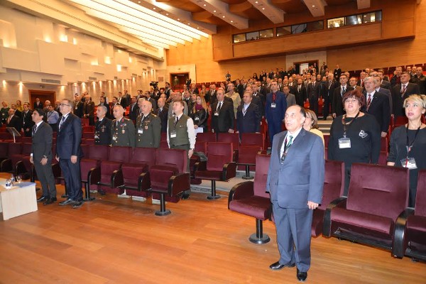 Participants take part in the opening ceremony of the 3rd Land Systems Seminar and Exposition in November.