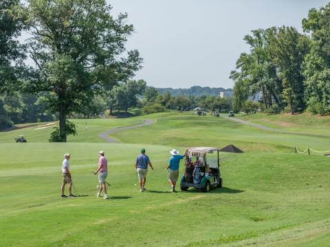 Golfers compete for prizes while raising money for AFCEA’s Educational Foundation programs on Aug. 5, 2024. Credit: Emily Campos.
