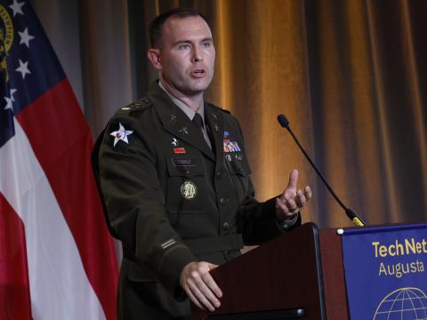 Maj. Nelson Godbolt talks about how the U.S. Army must reprioritize electromagnetic warfare to keep up with adversaries at TechNet Augusta on August 19, 2025. Credit: Michael Carpenter Photography