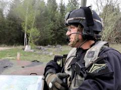 U.S. Army Capt. Daniel Dipzinski, commander of Apache Company, 1st Battalion, 4th Infantry Division, helps train soldiers in 2018 for fighting against near-peer adversaries. Intelligence challenges are growing as the United States faces near-peers. Credit: U.S. Army photo by Sgt. 1st Class Debra Richardson