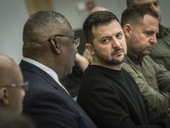 Secretary of Defense Lloyd Austin and Ukrainian President Volodymyr Zelenskyy open a meeting of the Ukraine Defense Contact Group at NATO Headquarters, in Brussels, Belgium, in 2023. Credit: Chad J. McNeeley, DoD/DVIDS