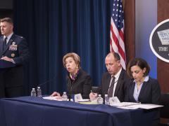 Katie Arrington (r), chief information security officer, office of the undersecretary of defense for acquisition, U.S. Defense Department, and other Pentagon acquisition officials brief reporters on cybersecurity standards for government. Photo by Petty Officer 2nd Class James K. Lee, USN