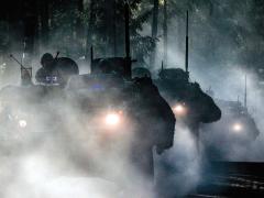 Army combat units on the move need different networking capabilities from support units that set up camp and stay awhile. Service officials intend to develop a modernized network capable of being scaled and adapted depending on the operational situation. Credit: Spc. Hubert D. Delany III, USA