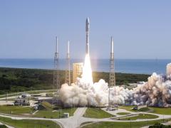 An Atlas V launch vehicle carrying the Navy's fifth Mobile User Objective System (MUOS) communications satellite lifts off from Space Complex 41, Cape Canaveral Air Force Station. (U.S. Navy photo courtesy of United Launch Alliance/Released)