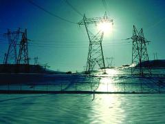 Electrical transmission towers and lines carry power across Oregon from the Dalles Dam on the Columbia River. The nation’s critical infrastructure increasingly may be vulnerable to attack through supervisory control and data acquisition (SCADA) systems.