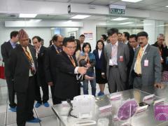 Experts attending APCTT’s consultativeworkshop on Open Innovation in Kuala Lumpur, Malaysia, learn about the latest information and communications technology (ICT) products developed by MIMOS National Research and Development Centre in ICT, Malaysia.