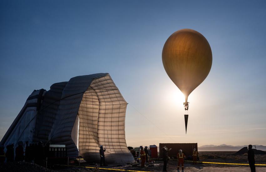 To test the aircraft in a descending flight, the researchers used a hydrogen-filled, high-altitude balloon to launch two scaled-down versions of Aires Tide from the Dugway Proving Ground, Utah, in May. Craig Fritz/Sandia National Laboratories