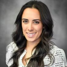 Christina Thayer headshot