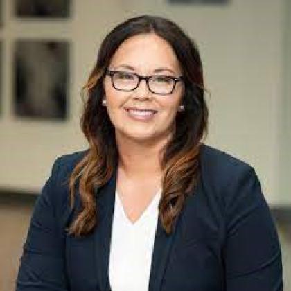 Stephanie Hutch headshot