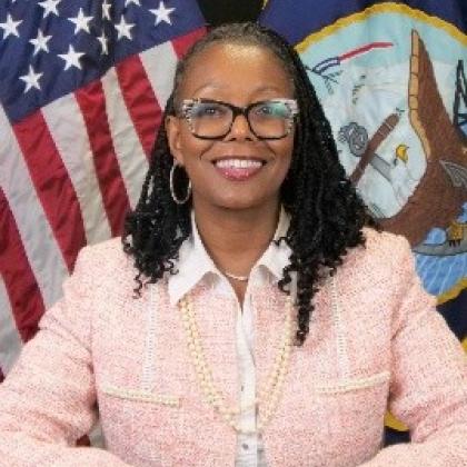 Anne Bannister headshot