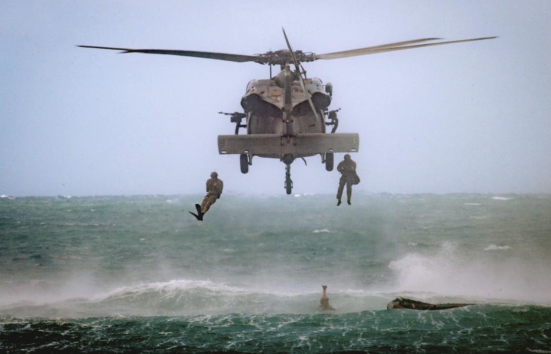  U.S. Army and South Korean operations service members conduct helocast operations during Rim of the Pacific, the world’s largest international maritime exercise, in Hawaii, July 2022. The Army’s Combat Capabilities Development Command-Pacific organization supports soldiers in the region in part by identifying technology solutions from other countries, including South Korea. Credit: Department of Defense photo by Cpl. Djalma Vuong-De Ramos