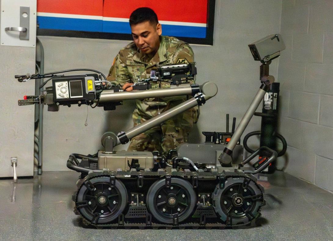 Master Sgt. Rolando Silguero, noncommissioned officer in charge at the Chemical Defense Training Facility, prepares a man transportable robotic system to perform site exploration in February at Fort Leonard Wood. Credit: U.S. Army photo by Melissa Buckley