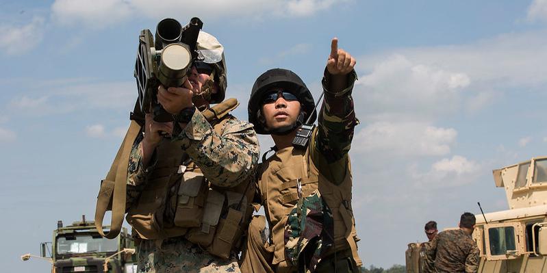 A Philippine airman acts as a gunner for a U.S. Marine during a surface-to-air missile simulation in a joint exercise. The U.S. Into-Pacific Command is seeking new technologies that will enable U.S. and partner forces to interoperate advanced capabilities in the battlespace. Credit: Lance Cpl. Brianna Tuck, USMC