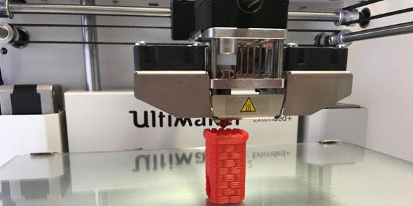 A new policy approved by the secretary of the Army requires the use of advanced manufacturing techniques, which included 3D printing, for new and existing systems. Credit: Pixabay/mebner1