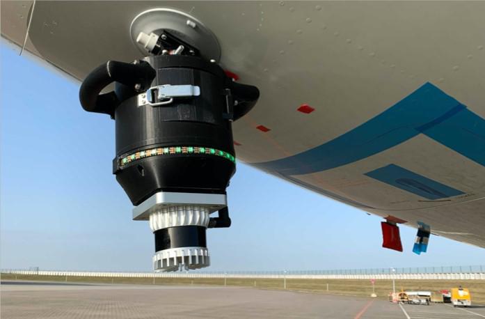 Evitado developed a plug-and-play sensor solution for ground operators to avoid collisions when moving aircraft. The core component is the 360-degree, 3D Lidar system, similar to the advanced systems being used in the development of driver-less cars. Credit: Evitado