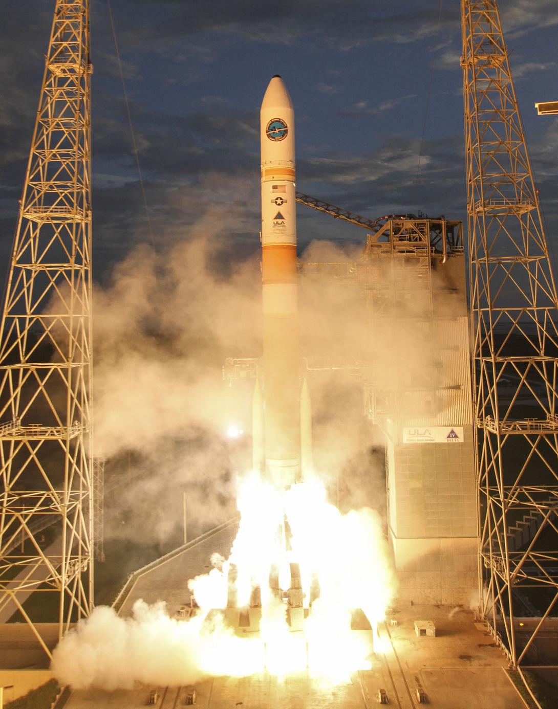 A United Launch Alliance Delta IV rocket carrying the Wideband Global SATCOM (WGS)-7 mission for the U.S. Air Force lifts off. The WGS is a constellation of highly capable military communications satellites that provides essential communications services to let military commanders exert command and control of tactical forces during peacetime and military operations.